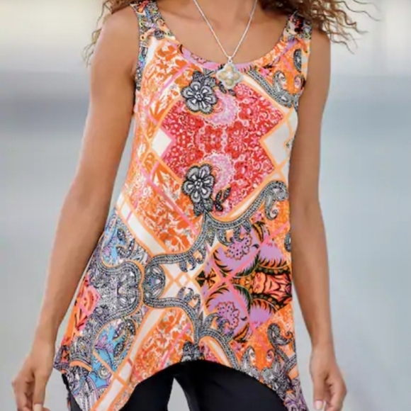 **NWT**Monroe and Main Hankie Hem Print‎ Blouse - Picture 1 of 6